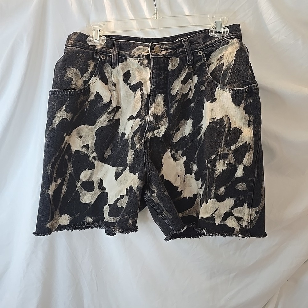 Eddie Bauer Tie Dye Shorts Women's Sz 14 Black/white Y2K 90s Vibes Rough‎ Hem